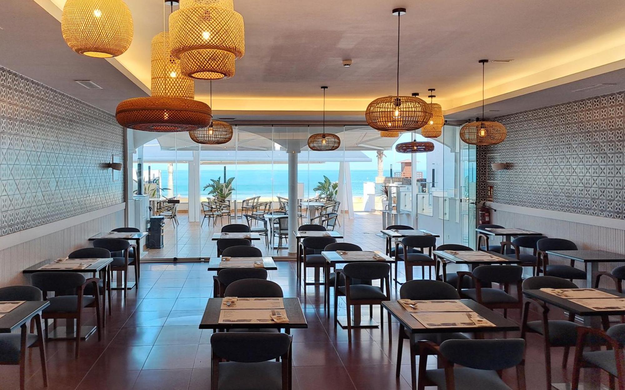 Hotel Vertice Chipiona Mar Bagian luar foto