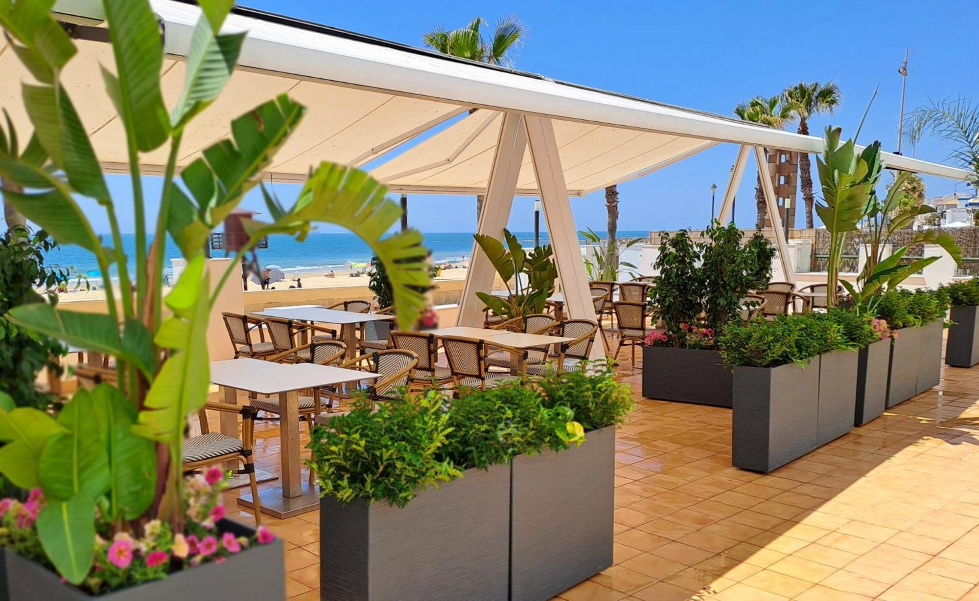 Hotel Vertice Chipiona Mar Bagian luar foto