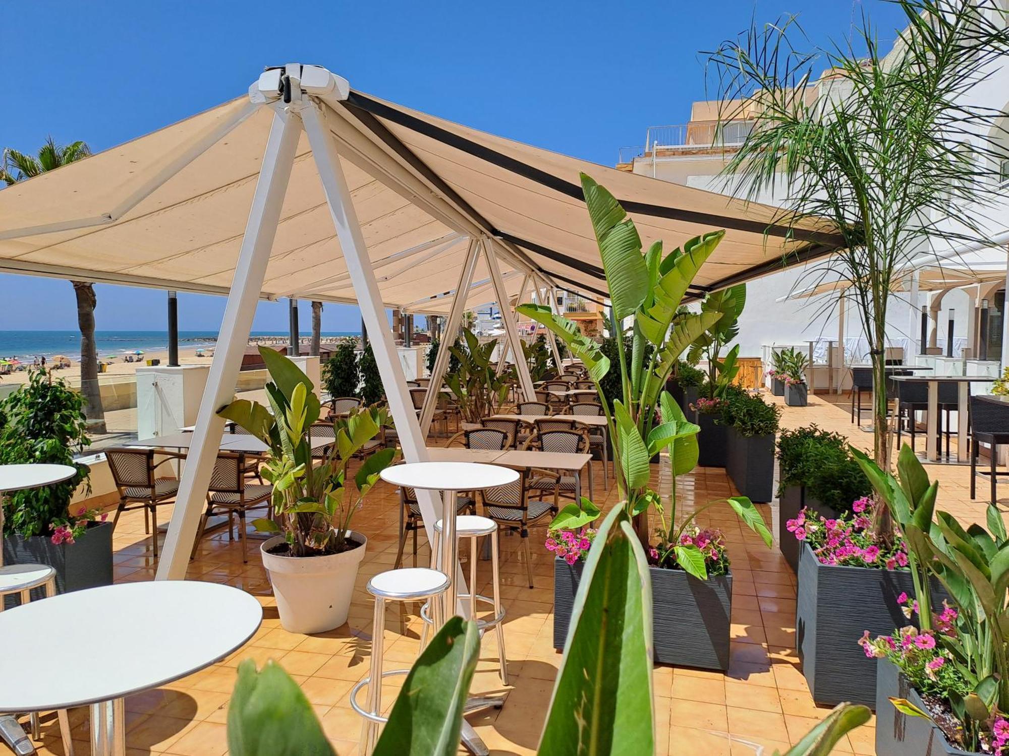 Hotel Vertice Chipiona Mar Bagian luar foto