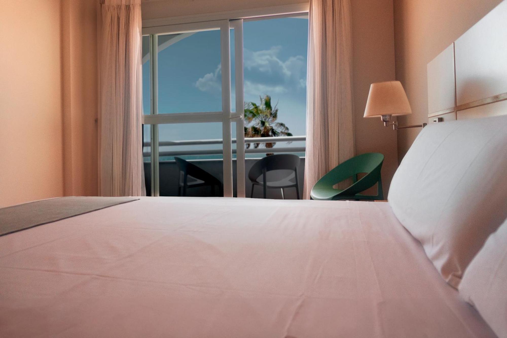 Hotel Vertice Chipiona Mar Bagian luar foto